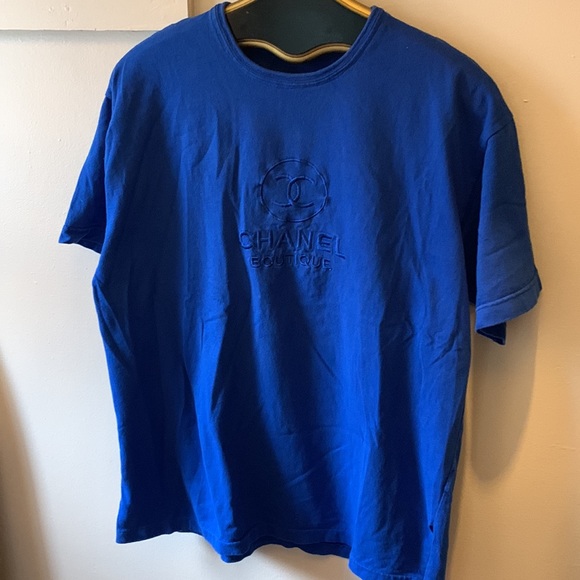 Vintage Logo T-Shirt in blue, approximately size medium-“Chanel Boutique” - Picture 3 of 7